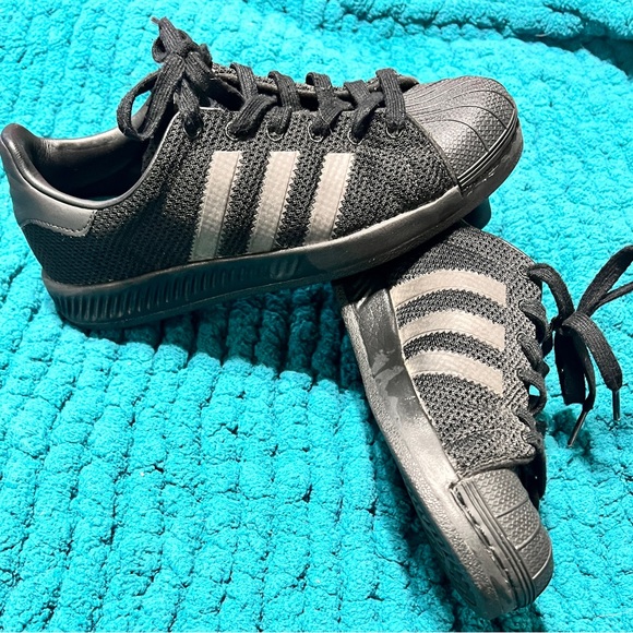 Adidas Shelltoe - Picture 3 of 3
